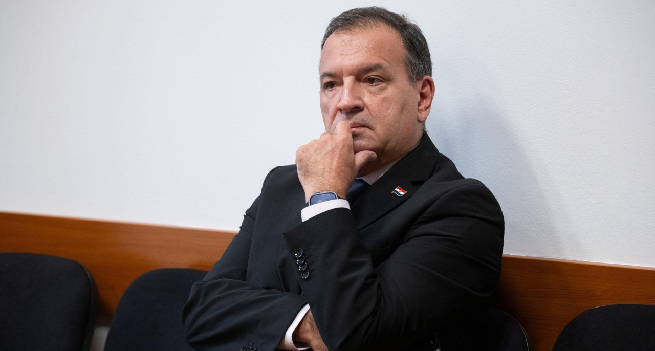 Vili Beroš i afera Mikroskopi: Kako je nabava medicinske opreme potresla zdravstvo